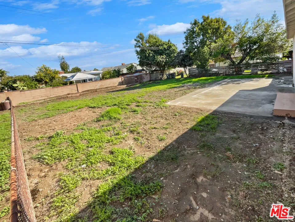 704 Mountain Avenue, Pomona, California 91767 home-pic-17